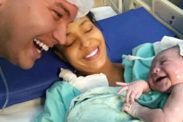 A Newborn Baby SMILES at Her Father and the Photo Goes Viral: “At…